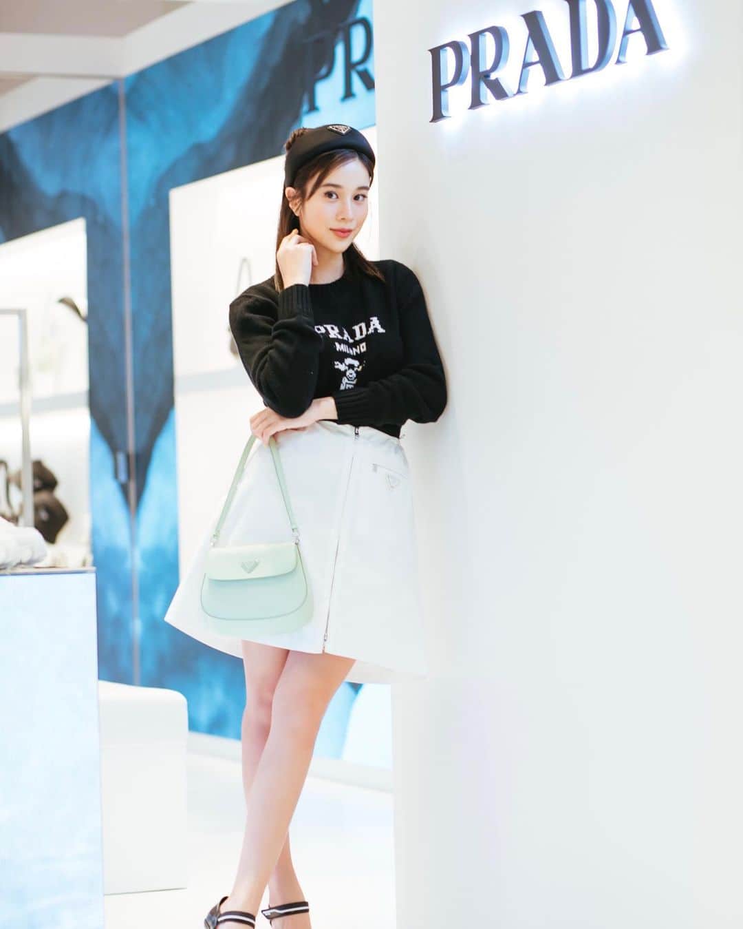 Supassaraさんのインスタグラム写真 - (SupassaraInstagram)「Me at #PradaAbstract The latest @Prada pop-up in Thailand! This black and white pop-up concept features #PradaCleo bags in the shades of black, white, aquamarine and silver. Only at The Emporium from today until 13 December 2020.」12月3日 21時55分 - supassra_sp