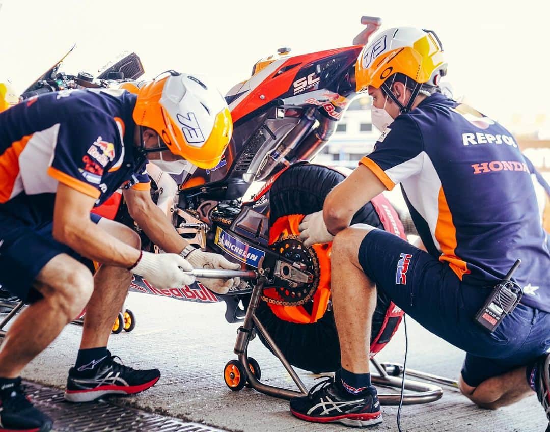 レプソル・ホンダのインスタグラム：「Missing the thrill of a perfect tyre change in a two stop in Quali 🥺  @snapon_official @snapon_uk」