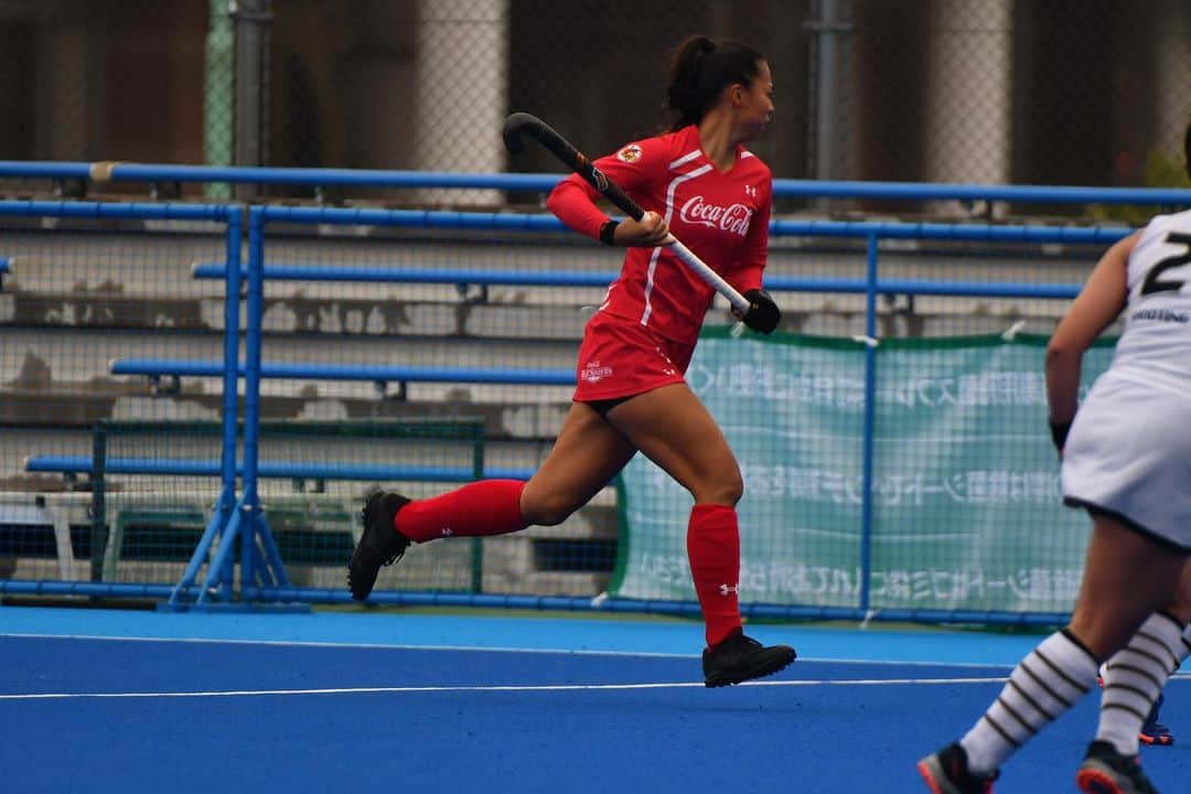 のインスタグラム：「" The last red shirt of the year♥️🖤👩🏽‍🦱(Black)  #fieldhockey  #hockey  #フィールドホッケー」