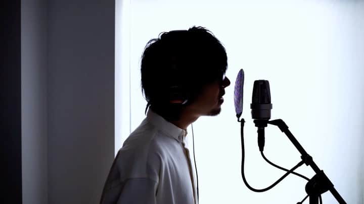 宇野悠人のインスタグラム：「香水 - 瑛人 カバーしました。 . . . フルはプロフィールにあるURLから見れます。 良かったら高評価、コメントよろしくお願いします！  #香水 #瑛人 #cover #歌ってみた #弾き語り #弾き語り男子 #piano #カバー」