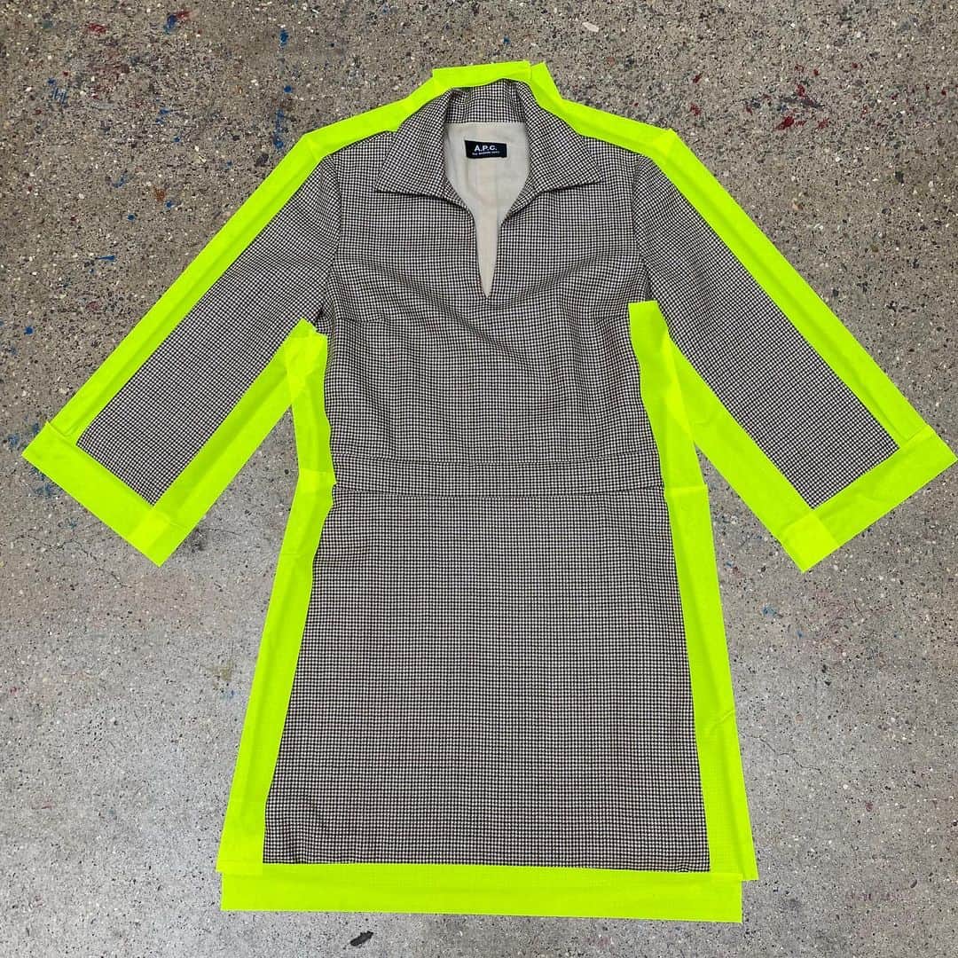 アーペーセーのインスタグラム：「A.P.C. F/W20 ⠀ ⠀ The Merida dress in beige houndstooth wool. ⠀ ⠀ Suzanne Koller, renowned stylist and A.P.C.'s long time friend and collaborator selected and shot some of our F/W20 collection at our headquarter in Paris. ⠀ ⠀ Available in stores and at apc.fr⠀ ⠀ Creative direction & Photography: @suzannekoller  ⠀ #APC #APCFW20 #Paris⠀」