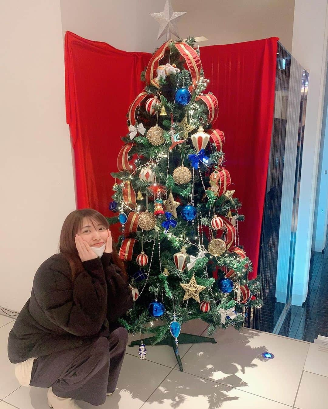 山岸逢花さんのインスタグラム写真 - (山岸逢花Instagram)「クーリスマスがこっとしも やぁってくるー🎅🏿🎄 . . . 紅葉もまともにみてないのに もう冬じゃんね〜〜⛄️ . . . #山岸逢花 #あいぱん #AV女優 #AV #aikayamagishi」12月3日 22時34分 - ayakayamagishi_