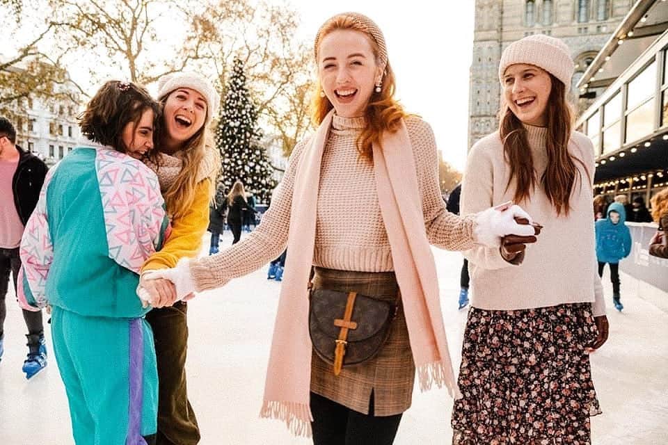 ベッキー・クルーエルのインスタグラム：「throwback 1 year ago ice skating with my friends 💌!! Hope we can go again one day! Feels like no time has passed!」