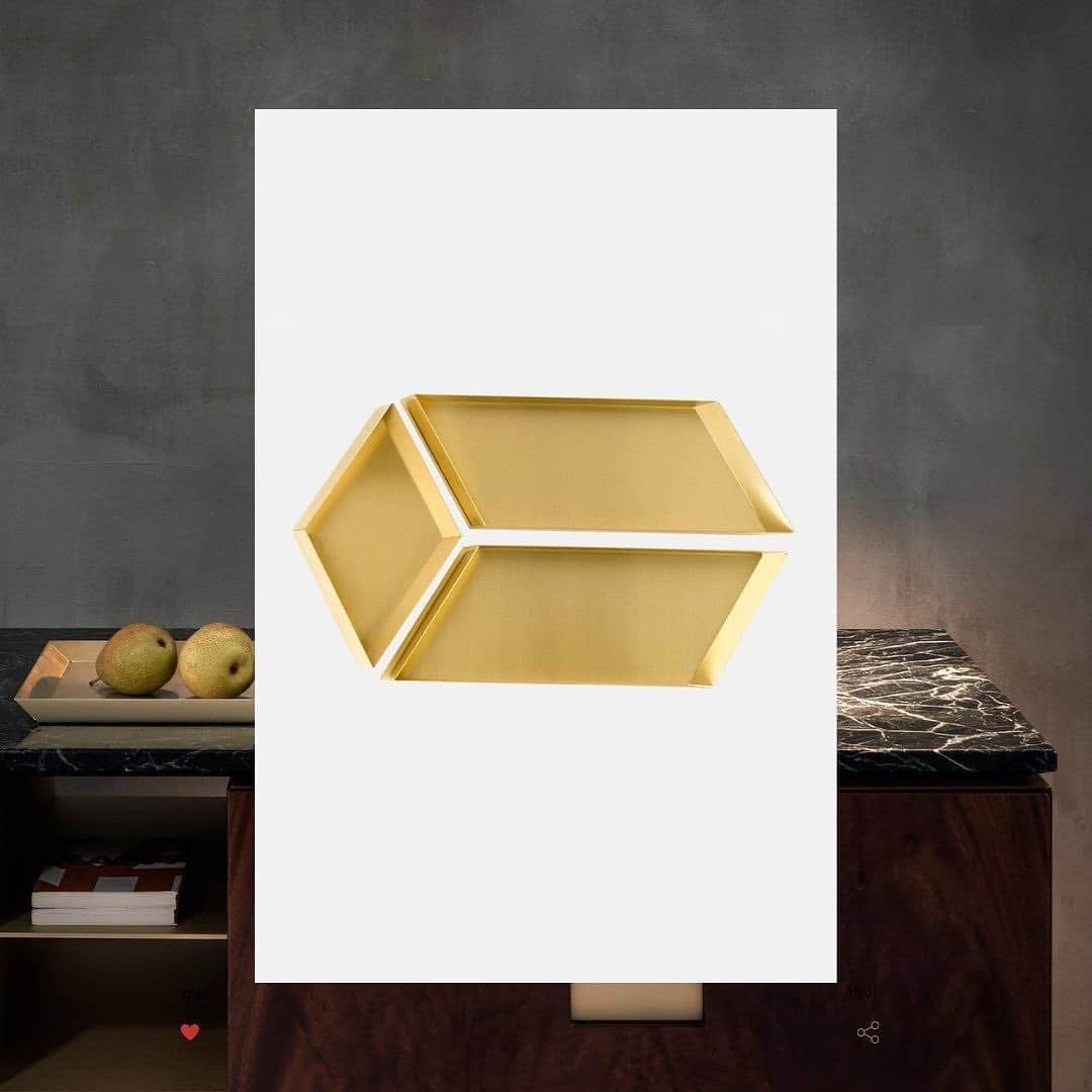 レクレルールさんのインスタグラム写真 - (レクレルールInstagram)「GHIDINI1961 – Brass and Design for Life.⁠ Discover our selection of golden pieces available online and in-store ✨  #Leclaireur #conceptstore #ghidini1961 #brassdesign #interiordesign #luxuryliving #goldfurniture #gifting」12月3日 22時39分 - leclaireur