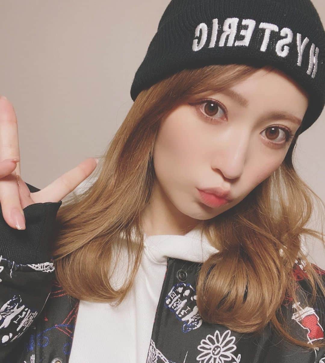 吉田朱里さんのインスタグラム写真 吉田朱里instagram 前髪が伸びてきてるから