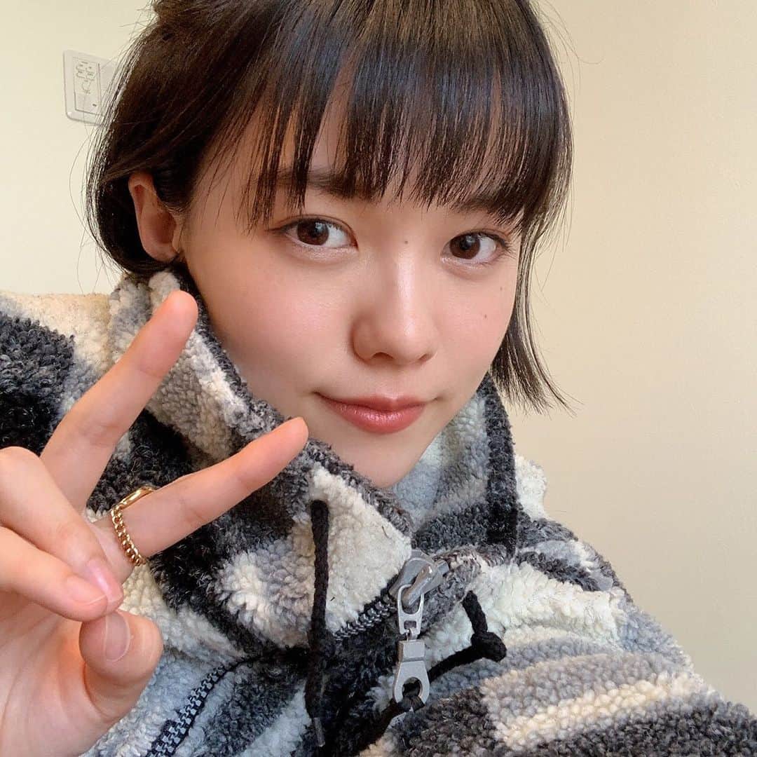 志田彩良のインスタグラム：「終わり✌🏻 今日も1日お疲れ様でした〜」