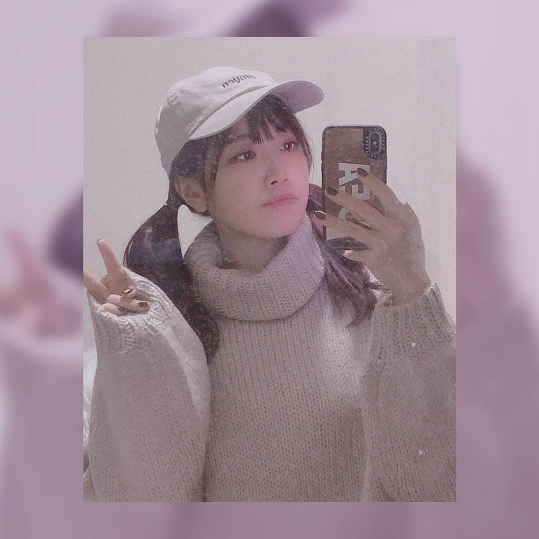 桜野羽咲さんのインスタグラム写真 - (桜野羽咲Instagram)「❤︎﻿ ﻿ ﻿ ﻿ ﻿ ﻿ ﻿ ﻿ ﻿ ぴすぴす🥵✌️﻿ ﻿ ﻿ ﻿ ﻿ ﻿ ﻿ ﻿ ﻿ #selfie #﻿mirror #mirrorselfie #japanesegirl #winterfashion #knit #grl #グレイル #ホワイトコーデ #グレイル購入品 #タートルネック #タートルネックニット #冬服コーデ #白ニット #白キャップ #鏡越し #鏡越しショット」12月3日 22時56分 - sakuranousa