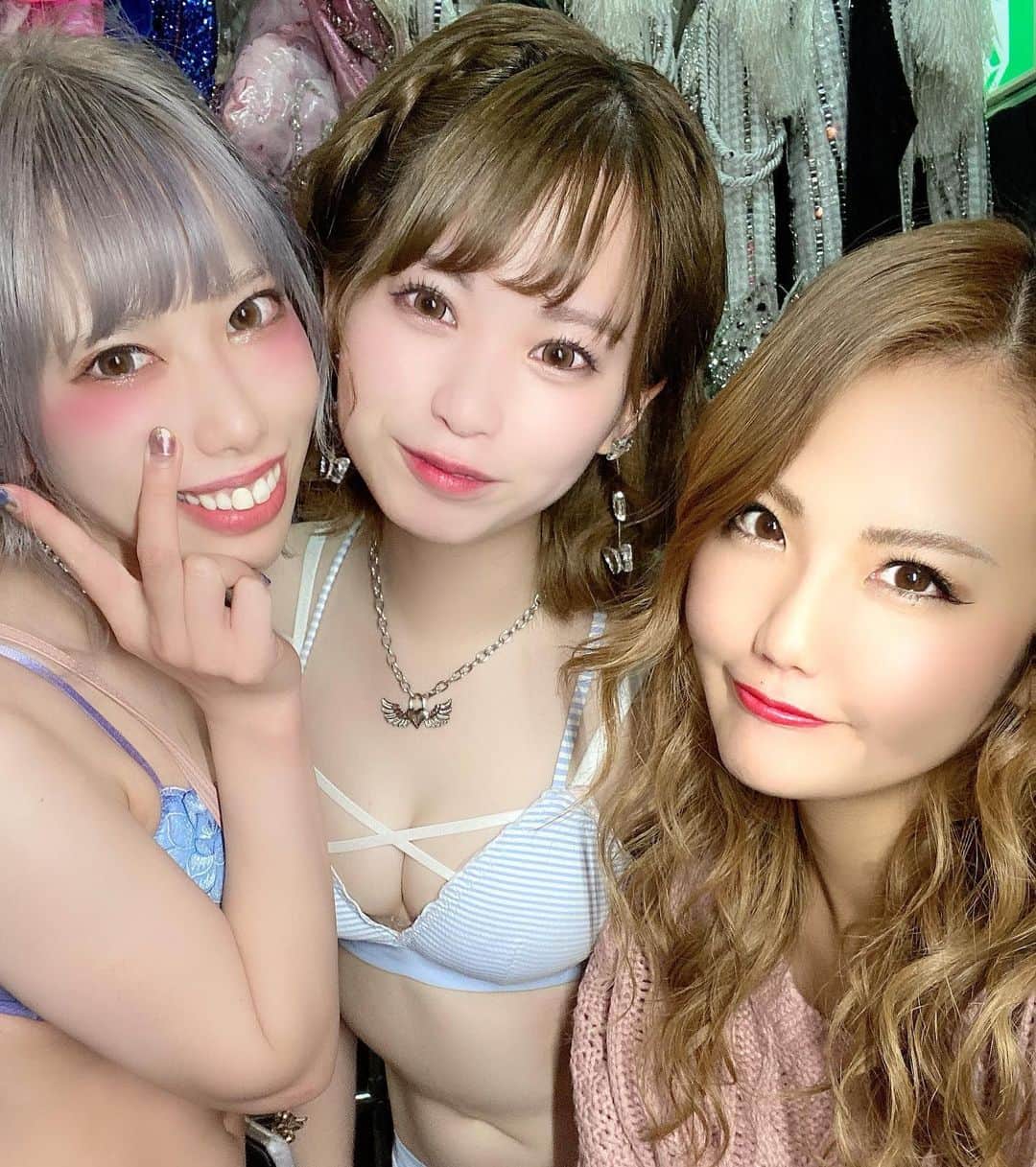 KARENのインスタグラム：「、 12月！ はやあ！(´๑•_•๑) 、 、 #バーレスク東京 #バーレスク #バーレスク東京かれん #六本木 #ショーパブ #ショー #ダンス #burlesque #ショーガール #エンターテインメント  #burlesquetokyo #dance #roppongi #xoxo #girl #me #l4l #show #showgirl #dance #dancer #japan #japanesedancer #instagood #おうち時間　#stayhome #ダンス好きな人と繋がりたい」