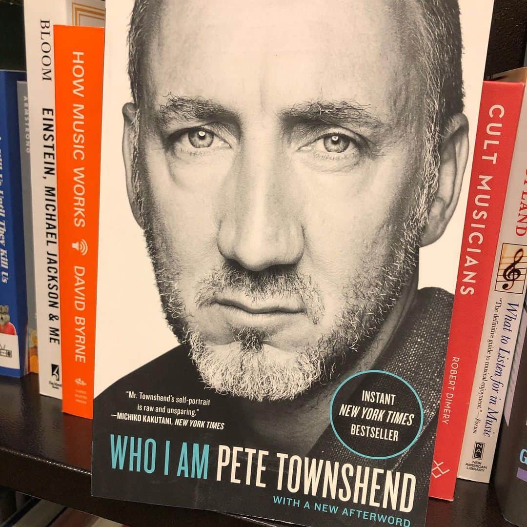 ブライアン・ウィルソンさんのインスタグラム写真 - (ブライアン・ウィルソンInstagram)「Pete Townshend writes about Brian in his autobiography “Who I Am.”  #petetownshend #brianwilson」12月3日 23時01分 - brianwilsonlive