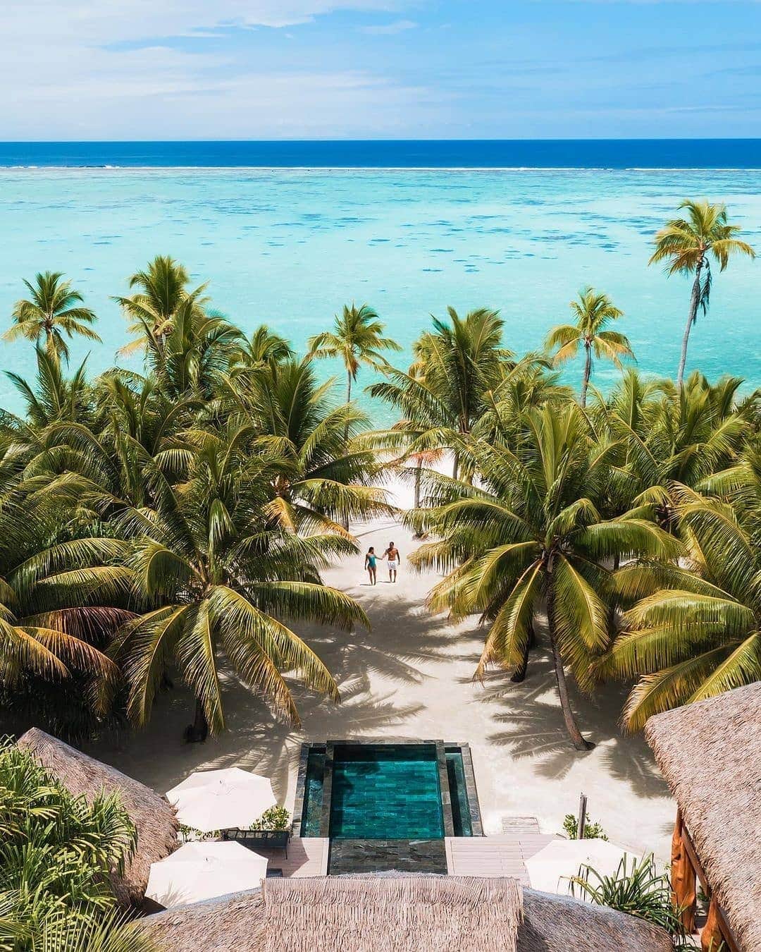 BEAUTIFUL HOTELSさんのインスタグラム写真 - (BEAUTIFUL HOTELSInstagram)「We wouldn't mind this view right now!😍 The Brando is an island paradise that features 35 villas on white-sand beaches, and lush palm trees. The beach is often frequented by sea turtles, manta rays and exotic birds—a secluded and relaxing sanctuary.   It is the world’s first and foremost post-carbon resort and is close to the goal of being self-sustaining.🍃  The Brando is, you guessed it—named after Marlon Brando, who got enthralled by the island and purchased it in 1967. Who wouldn't fall in love here? 🌊   📸 @jeremyaustiin 📍@thebrandoresort, Tetiaroa, French Polynesia」12月3日 23時05分 - beautifulhotels