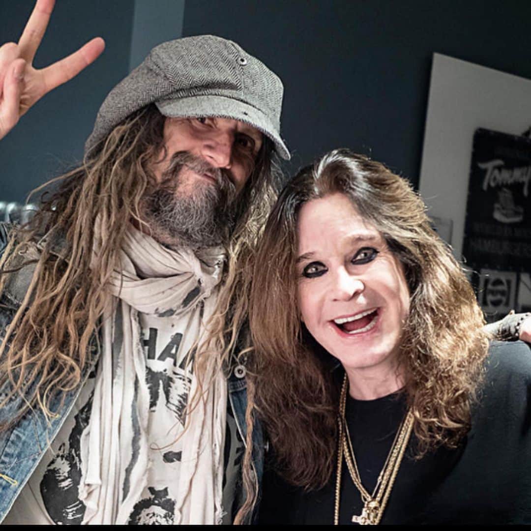 ロブ・ゾンビのインスタグラム：「HAPPY BIRTHDAY to the one and only @ozzyosbourne . 🎂☠️🎊💀 A few pics of good times with Ozzy over the last couple decades. Photo 1- backstage 2018 LA Forum. 2- photo shoot 2001 3- directing Ozzy’s Dreamer video 4- hanging at Skywalker Ranch for phantom Menace premiere 5 -guitar center 6 - whiskey a go-go 7- with Rick James bitch! #ozzyosbourne #happybirthday #robzombie」