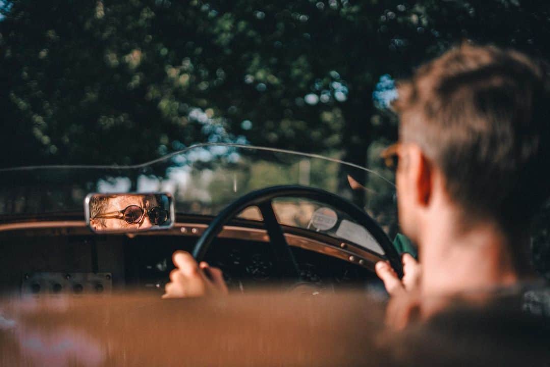 ジェンソン・バトンのインスタグラム：「@radfordmotors let’s get this journey started. @ant_anstead @markstubbsie #radfordreturns🇬🇧 • 📸 @huck93」