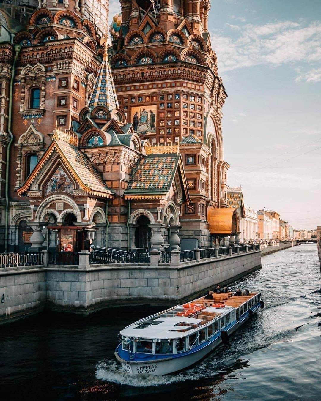 9GAGさんのインスタグラム写真 - (9GAGInstagram)「Sceneries from around the world 🌎  Congratulations to the following winners of @voyaged's 'Explore Your Country' campaign: @timtencate from The Netherlands, @doeeme from Switzerland, @sillage_an from Russia, @josh_burkinshaw from Australia, @petekarttunen from Finland, @thomascapes from Germany, @lostinmyway_3 from Thailand, @dean.ohlmus from Australia, and @justus_oostrum from The Netherlands! - #voyagedExplore #voyaged #9gag #exploreYourCountry」12月4日 0時00分 - 9gag
