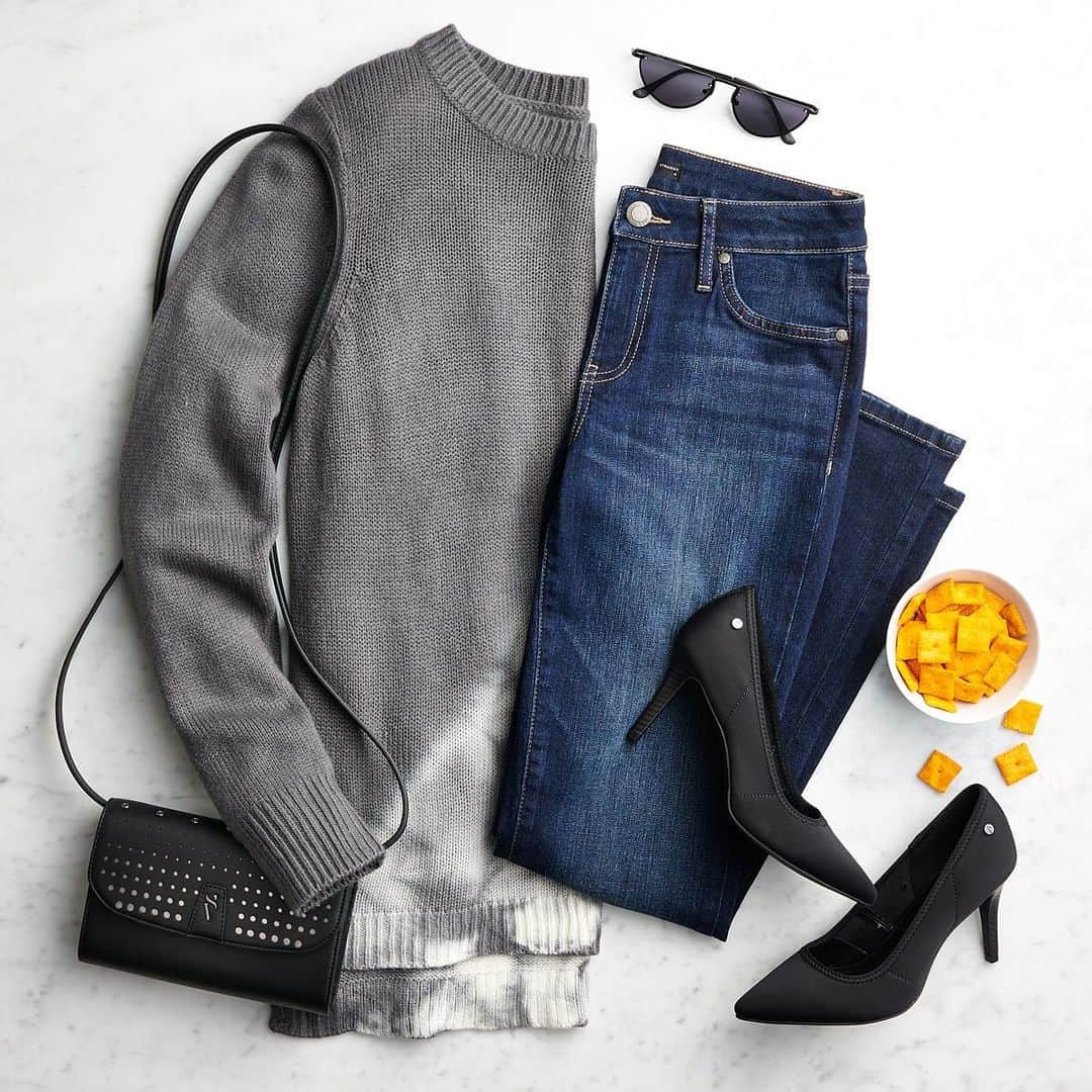 ロック&リパブリックのインスタグラム：「Felt cute, might go to the living room later. ✨ #SimplyVera #Kohls」