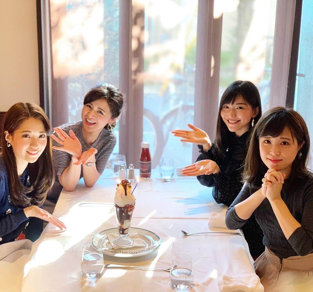 吉村優さんのインスタグラム写真 - (吉村優Instagram)「* いつかの、、 にしては懐かしすぎる Abemaキャスターのランチ会💓 * 今年に入ってようやく集まれた以来、、 勤務の交代でも会える事なく 今年ももう最終月になってしまいましたが😢 今年中にまた会えそうなので嬉しい😘🙌 * #abematv #abema #news #キャスター #アナウンサー」12月4日 0時19分 - yuyoshimura87