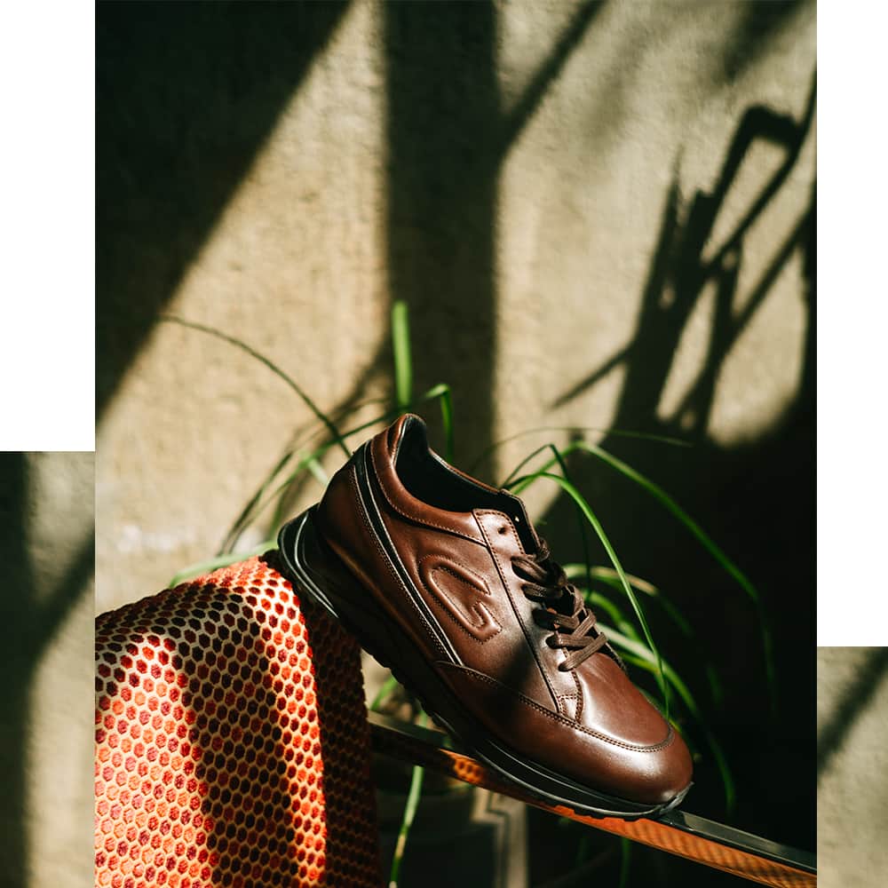 アルベルトガルディアーニのインスタグラム：「Autumn colors ignite warmth in the sole.⁣ #Guardiani #MenShoes」