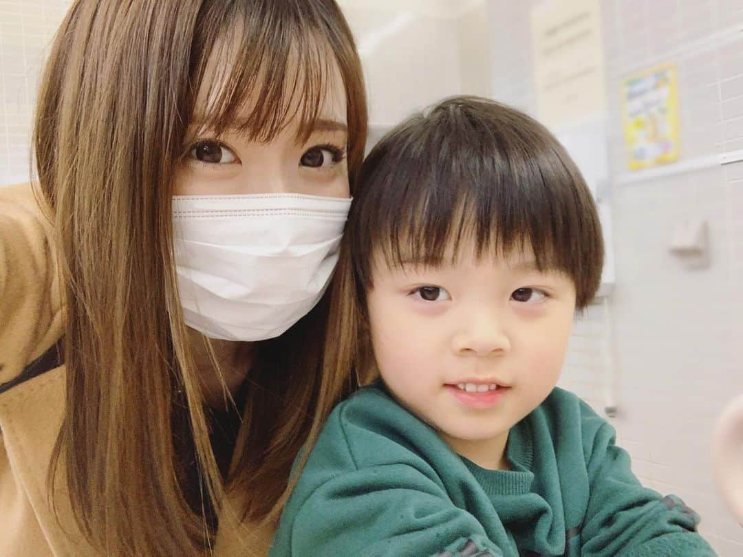 chika__23のインスタグラム：「＊ 久しぶりの遠出🚗 出発から3時間経ってもいい子に乗ってられる子で、そこだけは本当助かる🤣 着いた頃に『まだ〜？』って😂 GOTOのせいか、どこも満室で泊まれなかったけど楽しかったね😊✨ ＊ #5歳#5歳男の子#ウルトラマン#ウルトラマン好き」