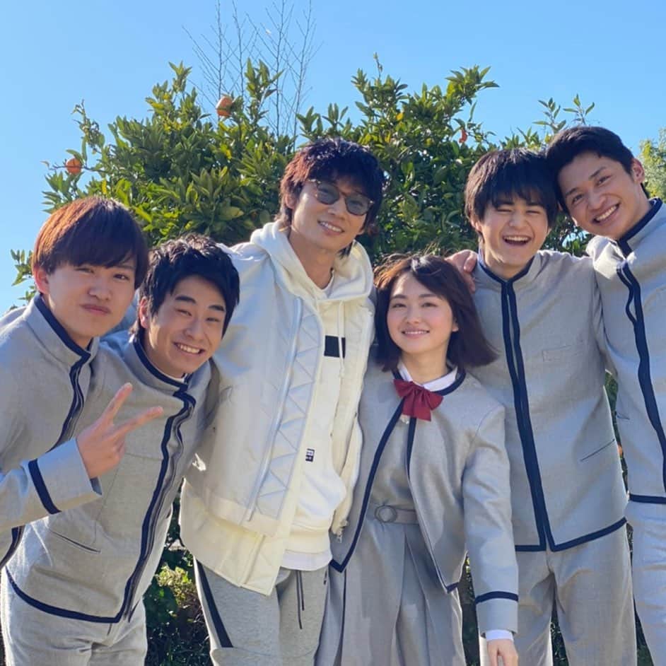 のインスタグラム：「「MIU404」全話一挙放送SP✨  1/3 (日) あさ4:00〜15:00  ※一部放送されない地域もございます。 　詳しくはお住まいの地域番組表をご確認ください。  #miu404 #再放送」
