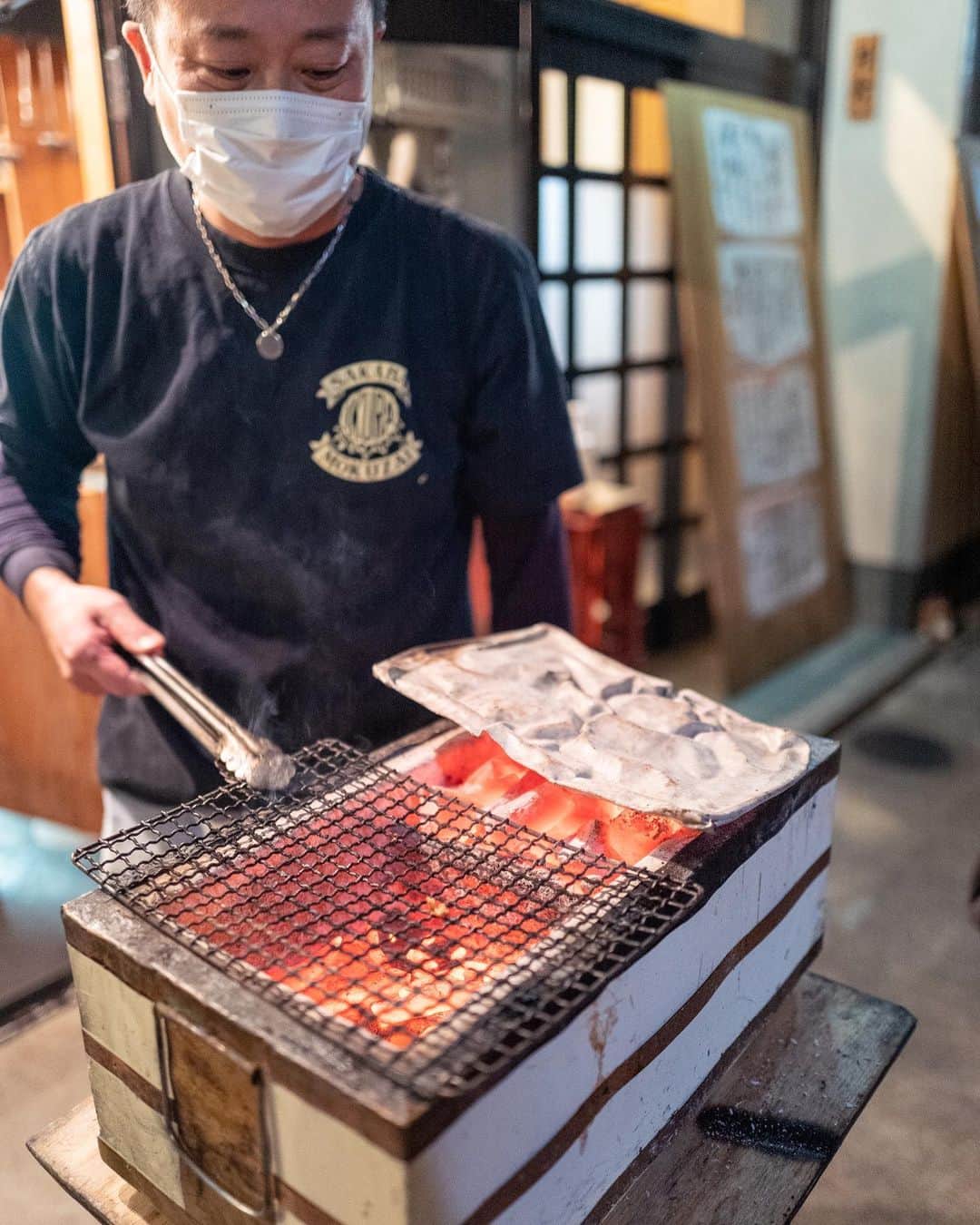 武井義明さんのインスタグラム写真 - (武井義明Instagram)「２軒目。ここでは日本酒。よく飲んでよく食べた。」12月4日 10時21分 - bebechef