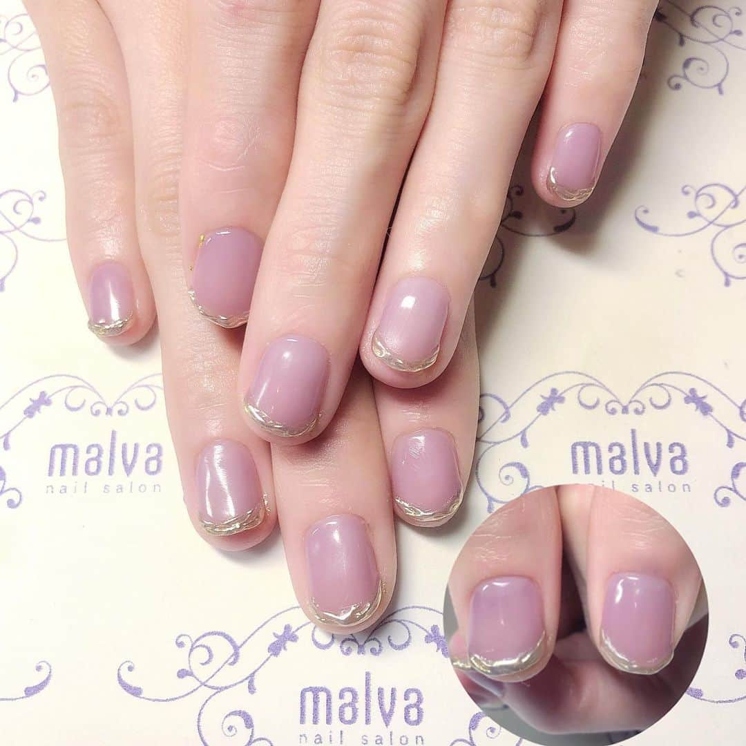 nailsalon malva（ネイルサロンマルヴァ）さんのインスタグラム写真 - (nailsalon malva（ネイルサロンマルヴァ）Instagram)「@sunwei1013  ちゃん Hand Foot  nail♡  改めて静止画でソンイちゃんネイル💅 くすみパープルのシースルーカラーが今っぽい！ 飾りフレンチとの相性も🙆‍♀️  短くても◎長くても◎  フットのナチュラルモカカラーは清潔感ある足元に見せてくれます✨  malvaは4週間のモチの保証があるので安心して可愛いネイルを長く楽しんで下さい☺️  こちらのデザインもご予約可能です◎ “いーちゃんの最新ネイル” とご予約ください♡  可愛いくすみパープルは　@no.8tokyo  ーーーーーーーーーーーーーーーー さっそく好評✨12月〜  飲む＋蒸すよもぎハーブ蒸し導入🌿  健康＋美容に働きかけるスペシャルケア 継続してぜひ体感してください✨  malvaはコロナ感染症対策サロンです◎  サロン内での取り組みもHPでご紹介してますので ご来店の際はご確認ください。  施術の際に使用する用具は感染症対策として 使い回しは一切しません🙅‍♀️  お手数ですが ネイル、まつげメニューで 初めてご利用の際は サロンキット《お客様専用の施術キット》を ご購入いただいております💡 年間で考えると月々¥500程で 安心して施術が行えます。  ご理解ご協力どうぞよろしくお願いします🙇‍♀️  ーーーーーーーーーーーーーーーー  ネイルキャンペーン一覧 @malva_nail プロフィールURL の“official web site”から見れます◎  ♥ ♥ ♥ ♥ ♥ ♥ ♥ ♥ ♥ ♥ ♥ ♥ ♥⠀﻿ ﻿ 𝐧𝐚𝐢𝐥𝐬𝐚𝐥𝐨𝐧 𝐦𝐚𝐥𝐯𝐚⠀﻿ 明治神宮前駅/原宿駅　徒歩3分﻿ ⠀﻿ ⠀﻿ ご予約・お問い合わせ⠀﻿ LINEでどうぞ《@malvaで検索🔍》  malvaネイル学びたい方はこちら💁‍♀️ 自宅で学べるオンラインアートセミナー💅 @embc_japan ﻿  #malva #nailsalonmalva #ネイル #nail #ネイルア #naildesign #nailstagram #beautysalonmalva #フットネイル #ジェルネイル #ネイルスクール #原宿ネイル #ネイルサロン #ネイルチップ#渋谷ネイル #malvaネイル #アートセミナー #お洒落さんとと繋がりたい #美甲 #ベージュ #マグネットネイル #네일#젤네일#甲油#指甲#シースルーカラー #ミラーネイル #モカカラー #ベージュネイル #くすみカラー」12月4日 10時31分 - malva_nail