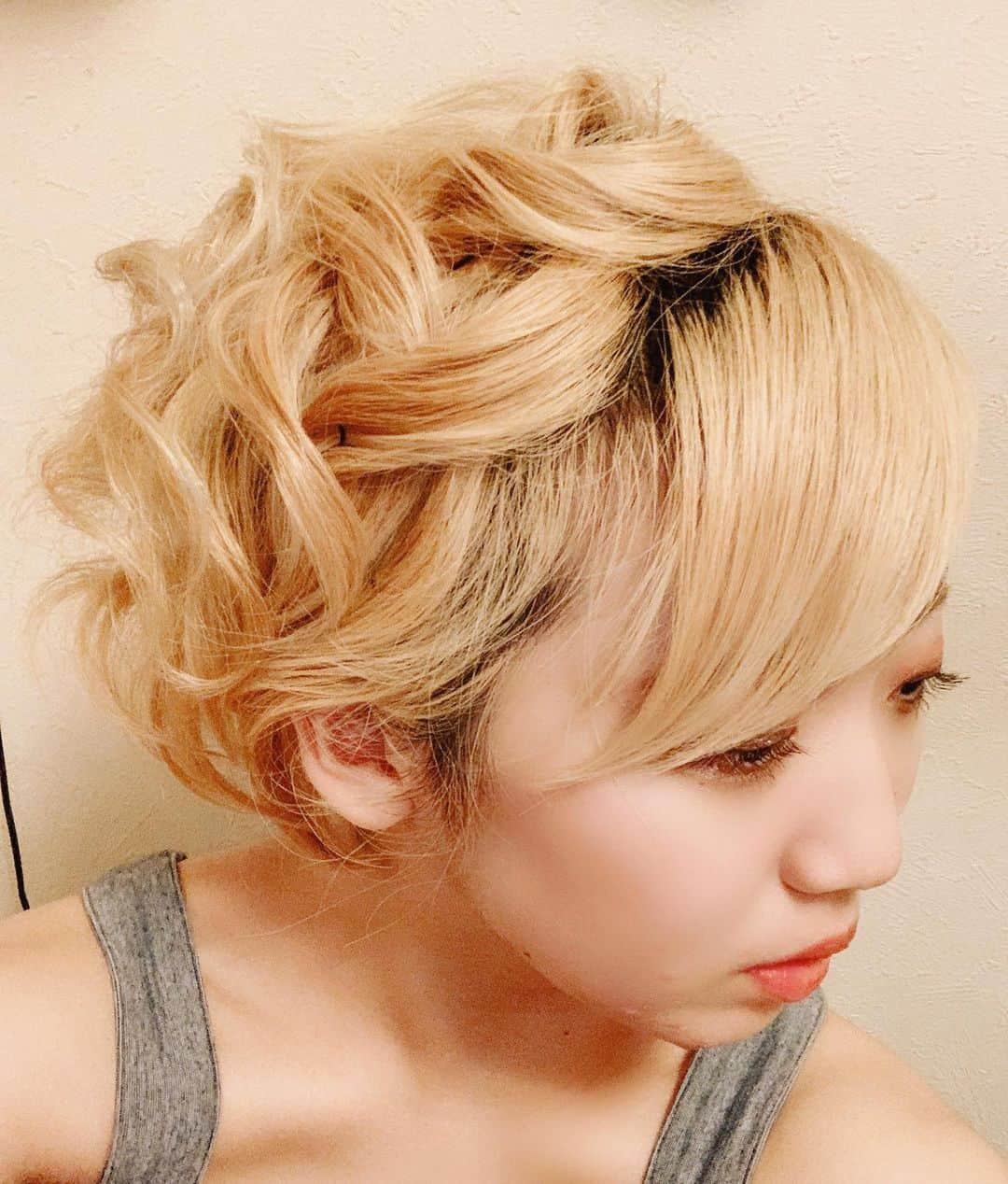 松井珠紗さんのインスタグラム写真 - (松井珠紗Instagram)「ショートヘアには見えぬヘアセット プロの技に大感動したよ！ . . . #ヘアセット #成人式ヘア #振袖前撮り #松井かわいい」12月4日 11時04分 - m_misa517