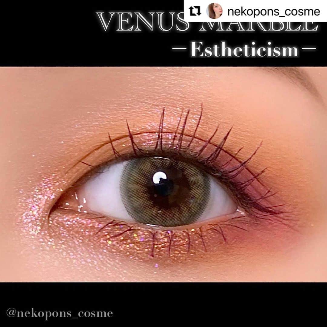 モテビューティー公式さんのインスタグラム写真 - (モテビューティー公式Instagram)「#Repost @nekopons_cosme with @make_repost ・・・ #今日のメイク . . 今日は待ちに待った可愛いみーこちゃん(@xxm__81xx )とのリンク❤️ みこたんお待たせしてごめんね🥺🙏 . . ✔️#venusemarble ▫️#estheticism . . 今回ピンクは目尻のみにいれました♡ 真ん中のギラギララメはやっぱり外せなくて黒目下に🧚‍♀️🌸 アイライナーはUZUのバーガンディーに、マスカラはヒロインメイクのモーヴピンクです☺️ . . カラコンは @motecon_official さんの超アッシュグリーン🤩 @colorcon_plus . . みーこちゃんのメイクすごく楽しみ🥺💓✨ 目の形も好きすぎるし色の合わせ方も好き💋 今日はありがとう〜♡ . . #今日のメイク #アイメイク #motd #カラコン #カラコン通販 #カラコン着画 #眼妆 #眼影 #化妆 #메이크업 #아이메이크업 #アイメイク手順 #メイクプロセス #メイクレシピ #ヴィーナスマーブル #中国コスメ」12月4日 10時56分 - motecon_official