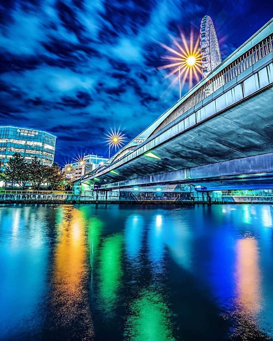 東京カメラ部 横浜分室さんのインスタグラム写真 - (東京カメラ部 横浜分室Instagram)「Photo by @gon.6649⠀ 「国際橋」⠀ https://www.instagram.com/p/CHt_m89A1b_/⠀ .⠀ いいね！＆コメント大歓迎！⠀ ※投稿に関するご注意・ポリシーは東京カメラ部に準じます。詳しくは下記をご覧ください。⠀ https://fb.minpos.com/fb/willvii/camera_jpn/static/guideline⠀ .⠀ #みなとみらい線フォト散歩 #みなとみらい線フォトさんぽ #みなとみらい線 #横浜 #新高島 #みなとみらい #馬車道 #日本大通り #元町中華街 #yokohama #東京カメラ部 #Japan #photo #写真 #日本⠀ Follow: @TCC.Yokohama⠀ .⠀ ※皆様、政府、自治体など公的機関の指示に従った行動をお願いします。⠀ 東京カメラ部および分室では、写真を「見る楽しみ」を提供することを通して、微力ながら皆様にわずかな時間でも癒しをお届けしたいと思っております。」12月4日 11時00分 - tcc.yokohama
