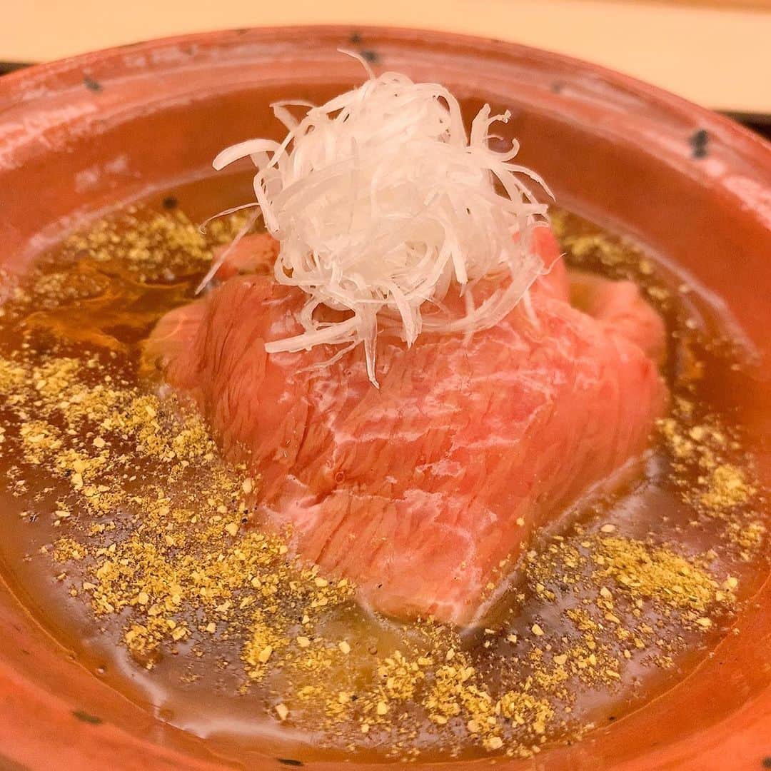 成瀬りおのインスタグラム：「のぐち継（京都祇園） 行ってみたかったとこ👐💕 有名なのぐちさんの肉吸いは最強💜 . ショートコースになってて、その後はアラカルトで 好きなもの頼む方式なんやけど🤔 ごはん美味しすぎて、5種類ぐらいたべた🤭💜 . #のぐち継  #京都グルメ  #京都ディナー  #ごはん記録」