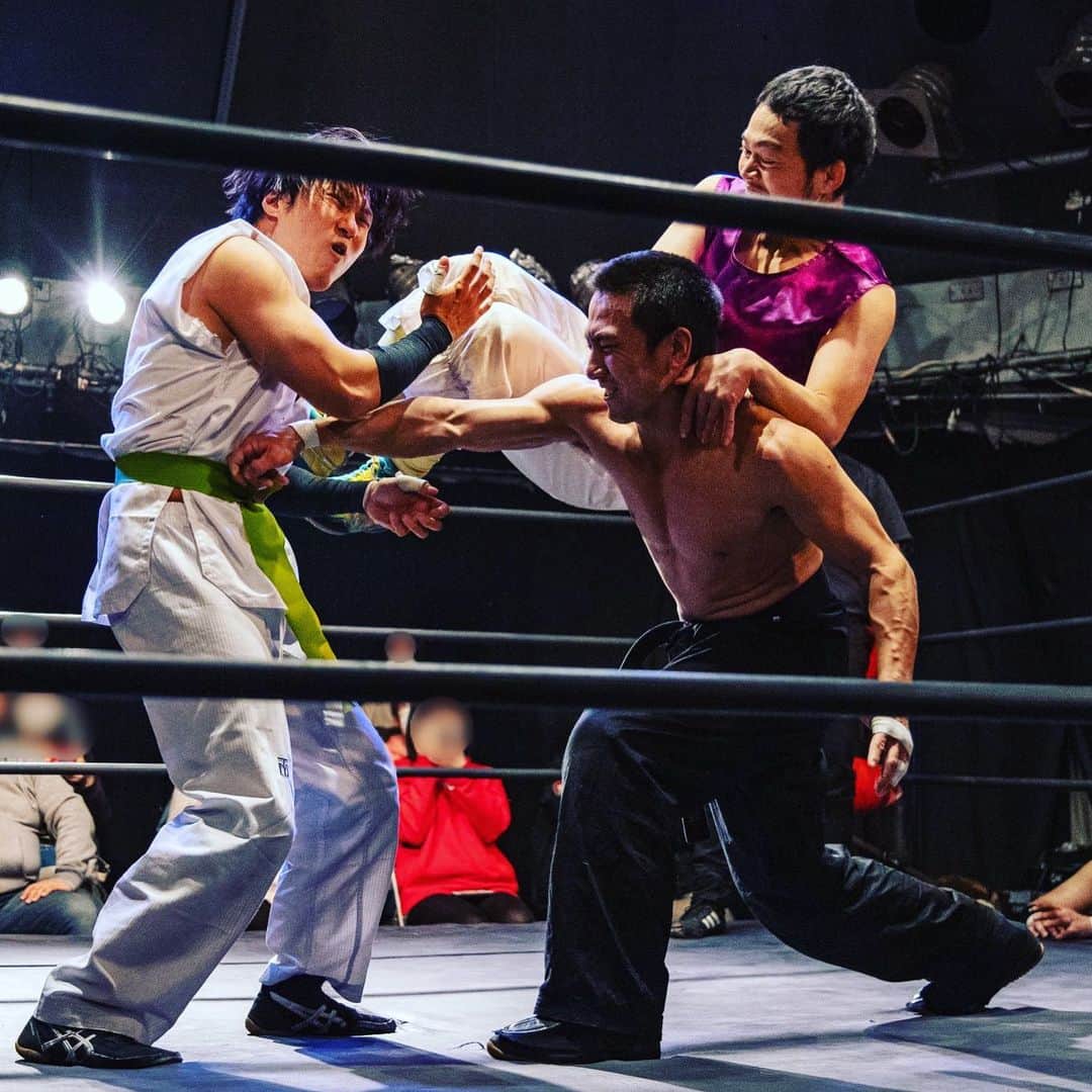 福田洋のインスタグラム：「カンフーらしくなってきたかしら。🐼  #さぐりさぐり #basara_pw #アジアンカンフーレボリューション #アジカン #カンフー #kungfu  #winchun  #prowrestling」