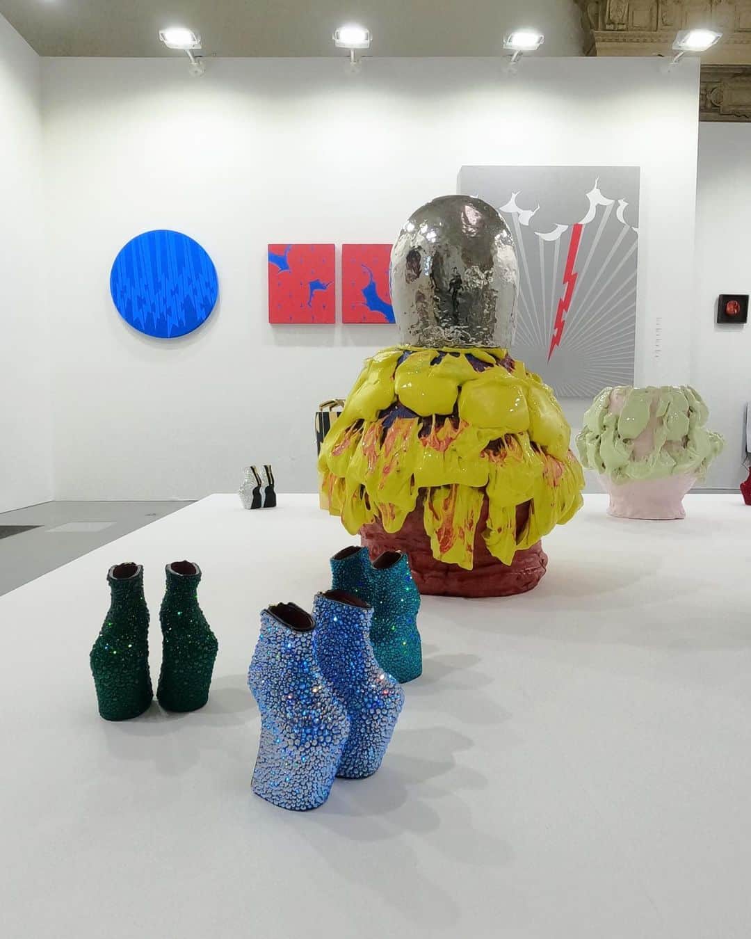 のインスタグラム：「🎨アートフェア🎨﻿ 「artKYOTO 2020」﻿ 2020年12月4日（金）− 12月6日（日）﻿ 京都国立博物館 明治古都館﻿ ﻿ -﻿ ﻿ この度、KOSAKU KANECHIKAは、京都の京都国立博物館 明治古都館で開催されるアートフェア「artKYOTO 2020 〜History in Action Festival〜」に出展いたします。 ﻿ ﻿ 本展では、青木豊、沖潤子、桑田卓郎、佐藤允、鈴木親、舘鼻則孝、fumiko imanoの作品を展示いたします。 ﻿ 皆様のご来場をお待ちしております。 ﻿ ﻿ 会場：﻿ 京都国立博物館﻿ 明治古都館・茶室﻿ 605-0931 京都府京都市東山区茶屋町527 ﻿ ﻿ 開催日時： ﻿ 12月3日（木）御招待客のみ ﻿ 12月4日（金）12:00 - 19:00 ﻿ 12月5日（土）12:00 - 19:00 ﻿ 12月6日（日）11:00 - 16:00 ﻿ ﻿ ブース： ﻿ 9﻿ ﻿ 出展作家：﻿ 青木豊、沖潤子、桑田卓郎、佐藤允、鈴木親、舘鼻則孝、fumiko imano」
