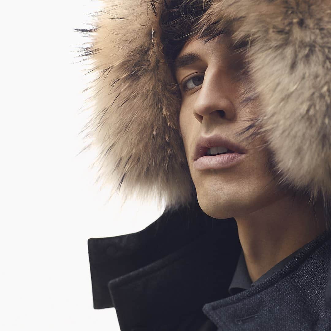 カナーリのインスタグラム：「Sometimes peaceful, sometimes adventurous. The #CanaliFW20 collection takes a path towards a constant search of beauty. Discover more at the link in bio. #Canali1934 #MadeInItaly」