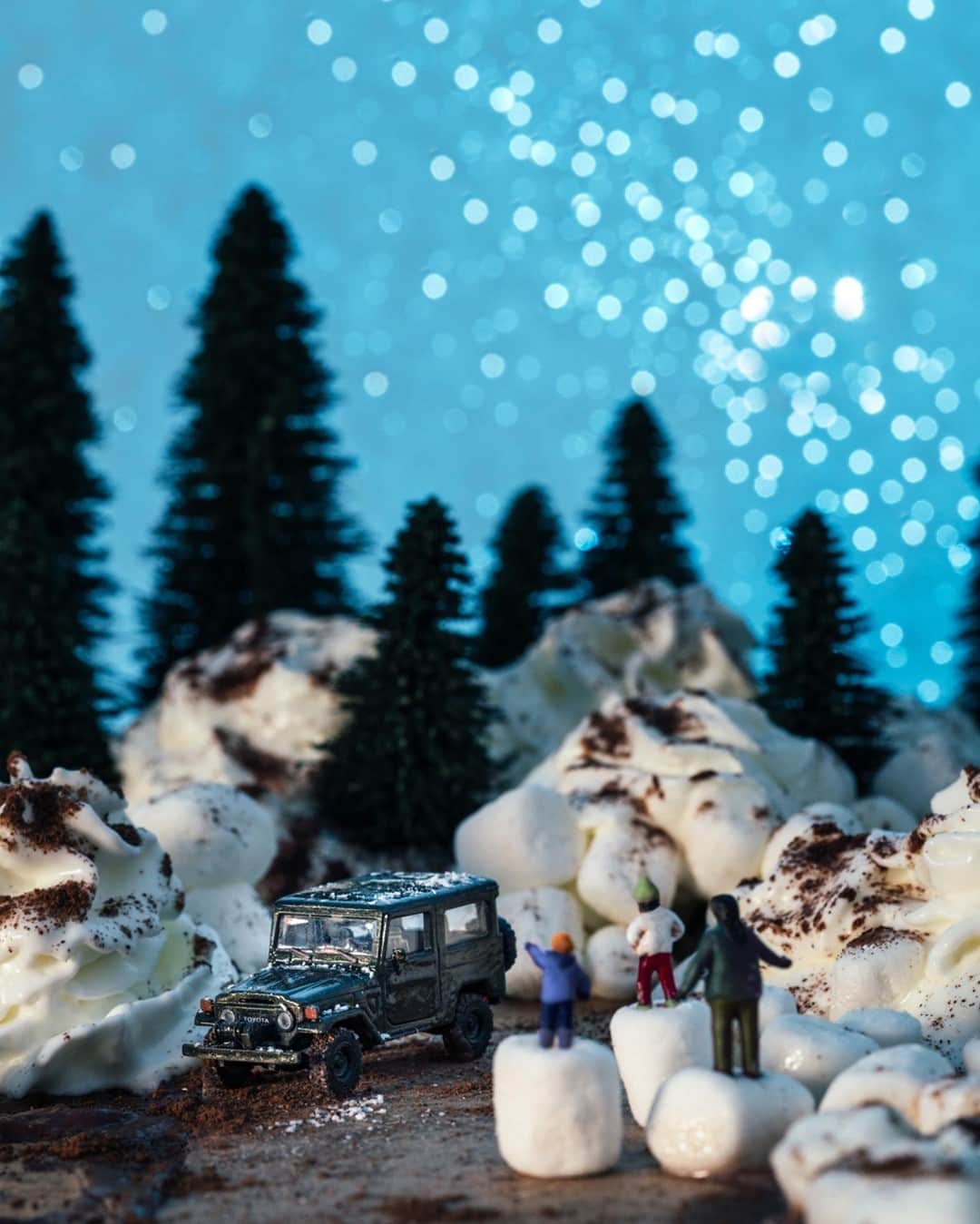 toyotausaさんのインスタグラム写真 - (toyotausaInstagram)「Dreaming of a marshmallow winter wonderland... 💭 #TBT 1960 #LandCruiser #LetsGoPlaces」12月4日 2時40分 - toyotausa