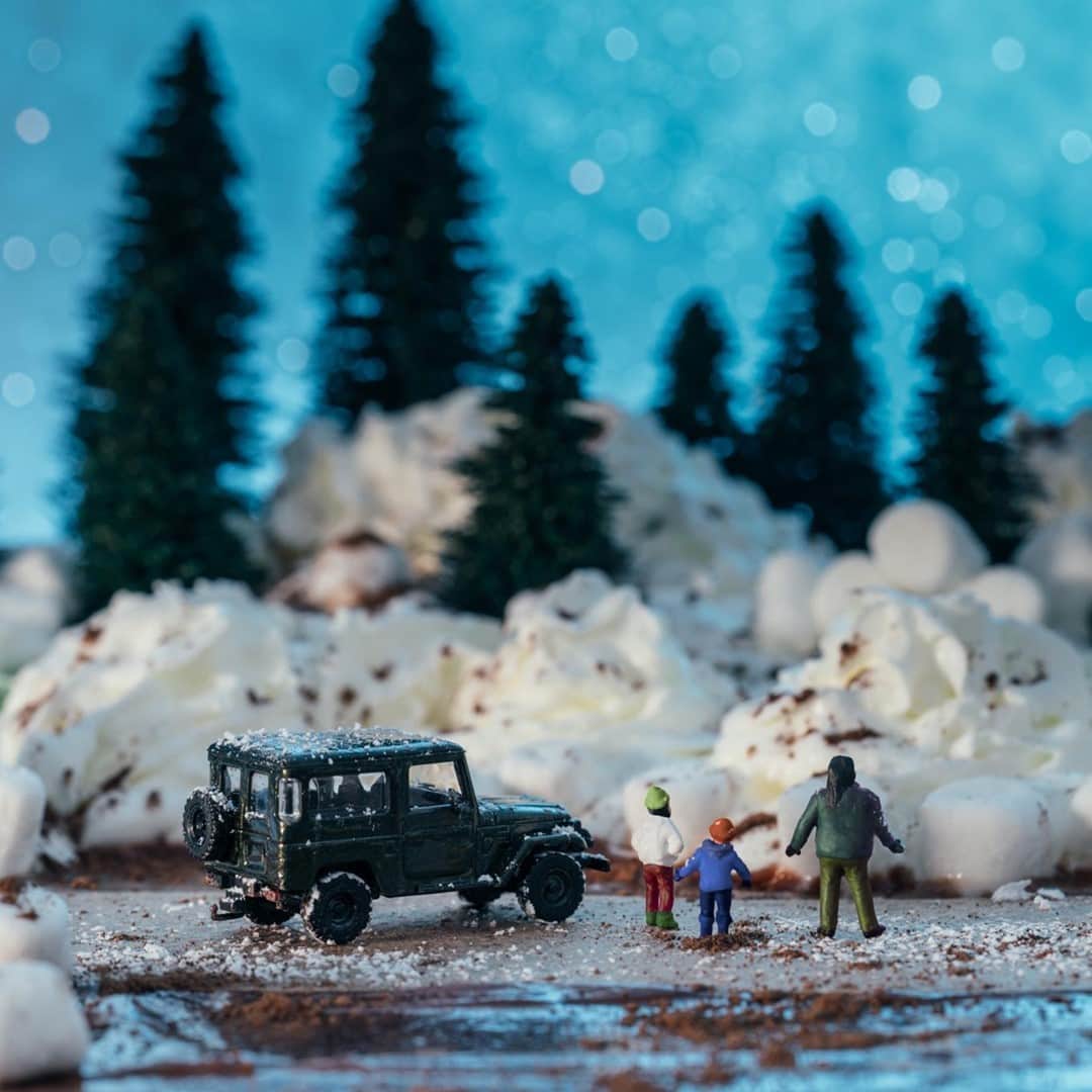 toyotausaさんのインスタグラム写真 - (toyotausaInstagram)「A little #LandCruiser magic – and the holidays have never been so sweet! ✨ #TBT 1960 #LetsGoPlaces」12月4日 2時43分 - toyotausa