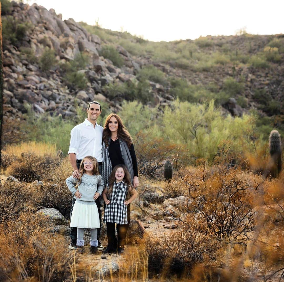 トニー・バーネットさんのインスタグラム写真 - (トニー・バーネットInstagram)「Adventurous is how I’d explain these 9 years we’ve been married. I like adventure and I really like my adventure partner @hillarybarnette . Happy Anniversary to the most mind blowingest technology teacher this district has ever seen.」12月4日 2時49分 - tony.barnette