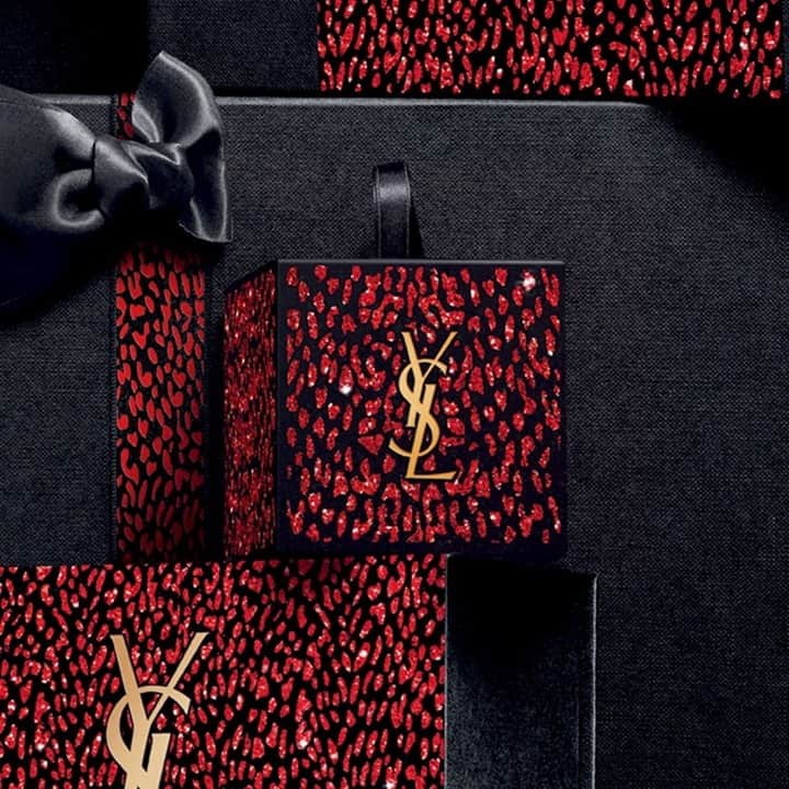 Yves Saint Laurent Beautyさんのインスタグラム写真 - (Yves Saint Laurent BeautyInstagram)「Do your gifts stack up? Take your gift-giving to the next level, with indulgent presents, in utterly wild and couture packaging. #yslbeauty #giftwildly #xmascollection」12月4日 2時58分 - yslbeauty