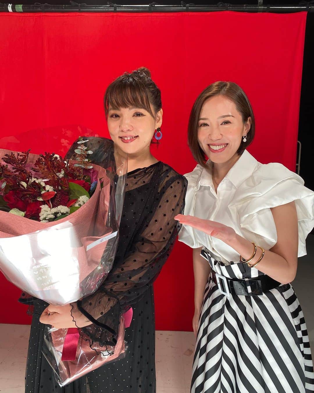 ありさ・あげまんクリエイターのインスタグラム：「㊗️野呂さん @norokayotokyo 改めてご結婚・ご卒業おめでとうございます🎉  収録が一緒になったとき、野呂さんがいてくれたおかげでめちゃくちゃ楽しかったです😍  これからも個人的に応援してます❤️  #中居大輔と本田翼と夜な夜なラブ子さん  #夜なラブ #ラブ子さん #夜な夜なラブ子さん」