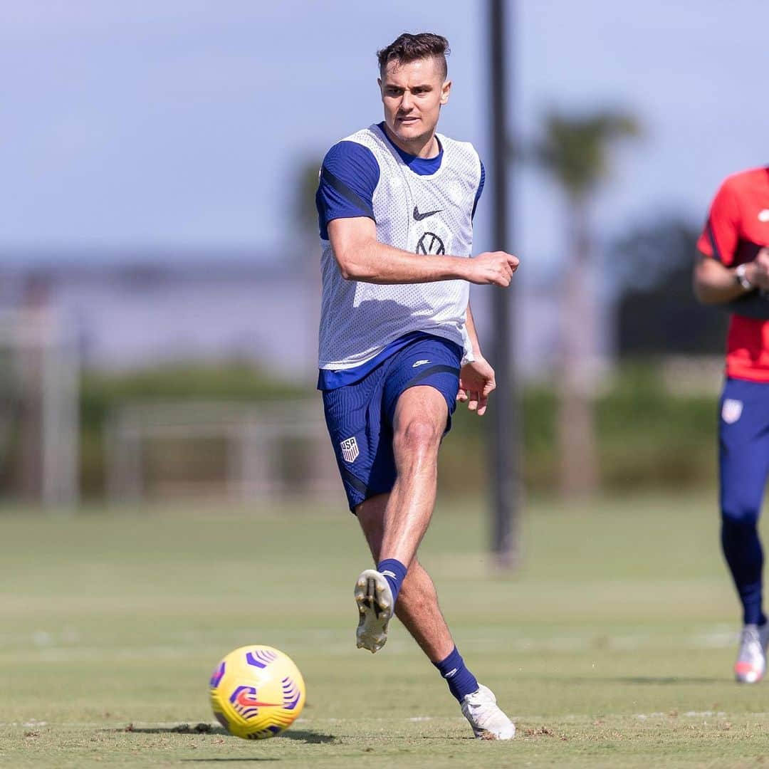 サッカー アメリカ代表チームさんのインスタグラム写真 - (サッカー アメリカ代表チームInstagram)「Working hard. Keep going! 💪 🇺🇸」12月4日 3時39分 - usmnt