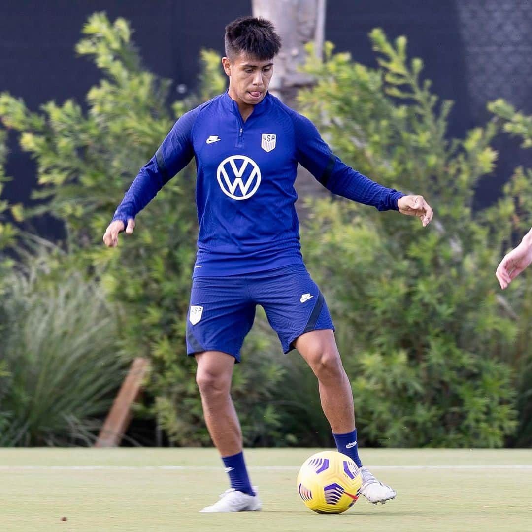 サッカー アメリカ代表チームさんのインスタグラム写真 - (サッカー アメリカ代表チームInstagram)「Working hard. Keep going! 💪 🇺🇸」12月4日 3時39分 - usmnt