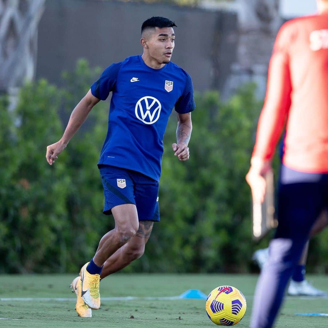サッカー アメリカ代表チームさんのインスタグラム写真 - (サッカー アメリカ代表チームInstagram)「Working hard. Keep going! 💪 🇺🇸」12月4日 3時39分 - usmnt