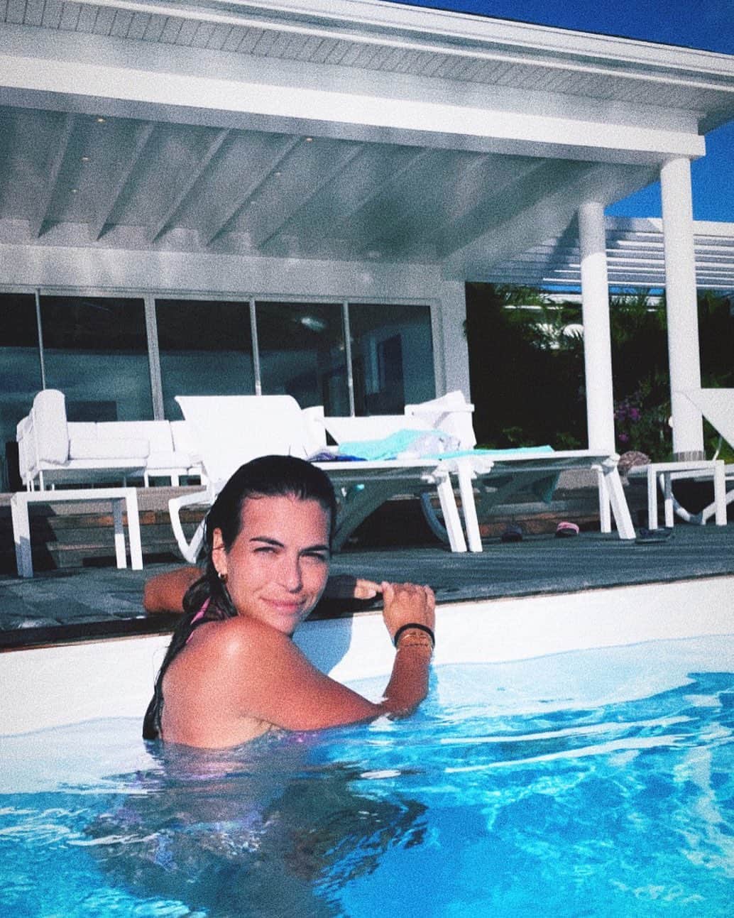 アイラ・トムリャノビッチのインスタグラム：「Happy place」