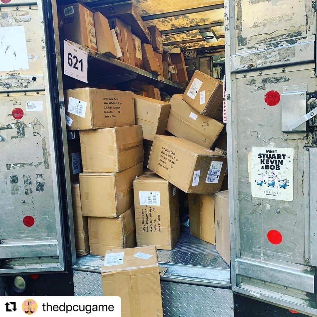 ブライス・ジョンソンのインスタグラム：「Oh look who arrived today!!! Right in time for the holidays! Sales start sooooon!!  #Repost @thedpcugame with @make_repost ・・・」