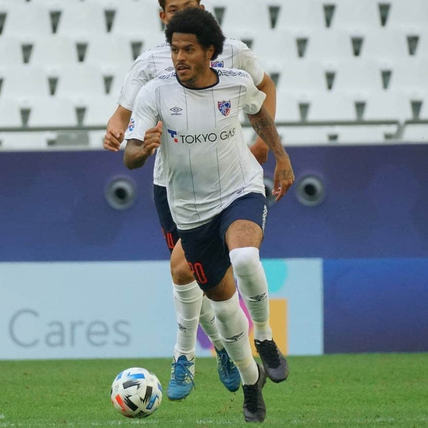 のインスタグラム：「Grande vitória e classificados pro mata-mata da Champions da Ásia. Glória a Deus!!! 🙏🏾👊🏾」