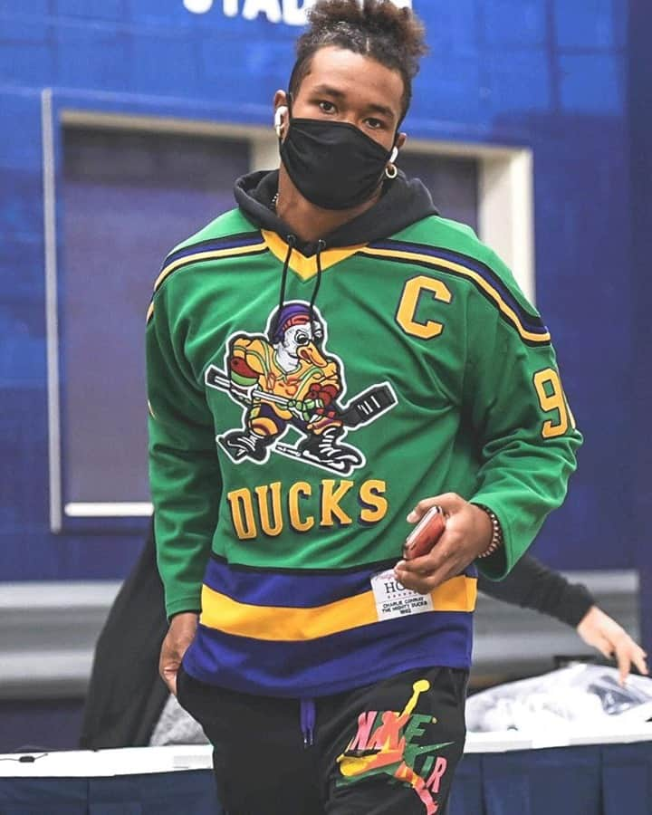 NHLさんのインスタグラム写真 - (NHLInstagram)「Julian Blackmon (@jumpmanjuice) with the Mighty Ducks drip. (📷 @colts)」12月4日 5時35分 - nhl