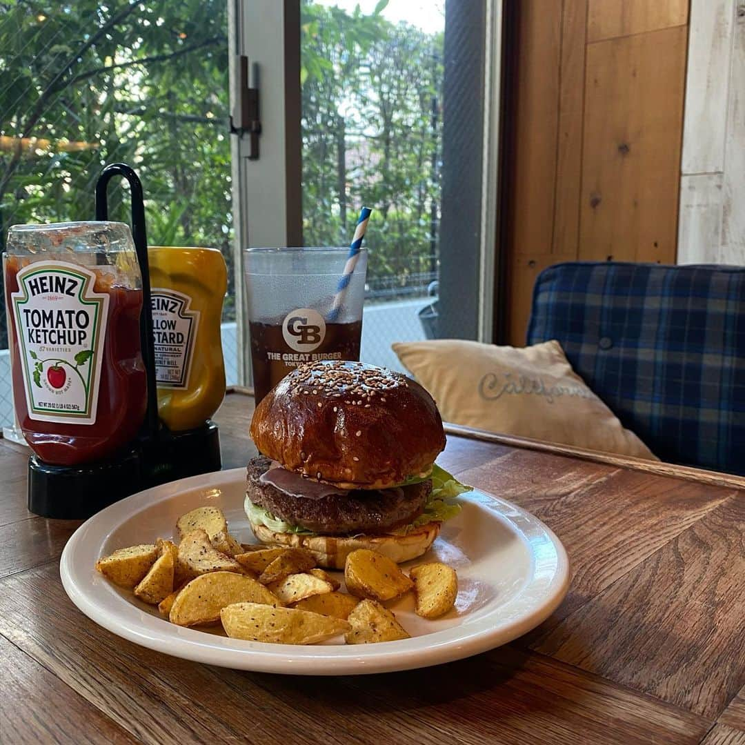 長谷川あやさんのインスタグラム写真 - (長谷川あやInstagram)「🍔🍔🍔#hamburger#lunch#あや飯 ・ ・ ・ 先日のうんまぁ〜なやつ🤤💭」12月4日 5時43分 - ayasuke_0516