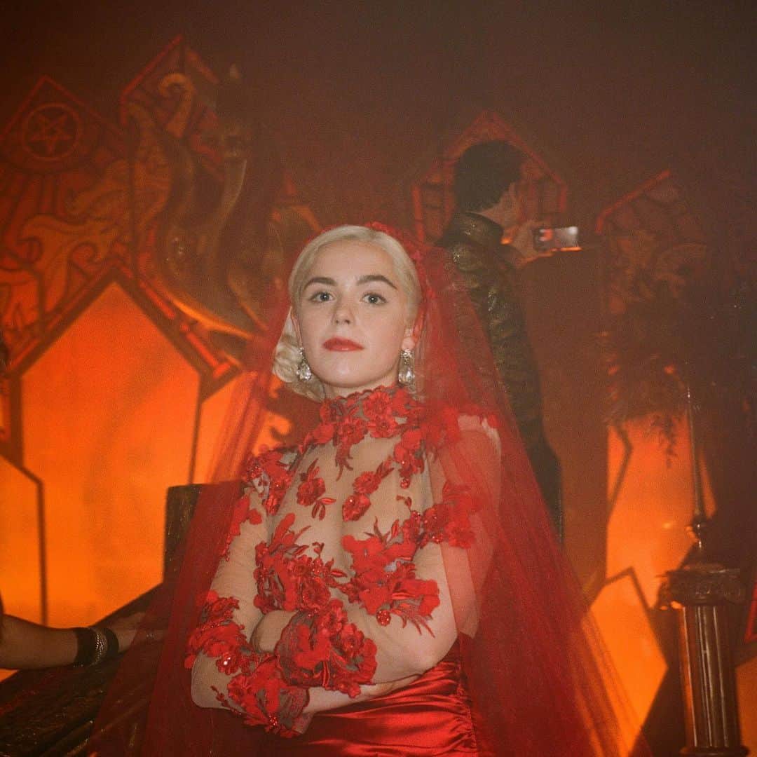 キーナン・シプカのインスタグラム：「trailer’s out! #caos baby!」