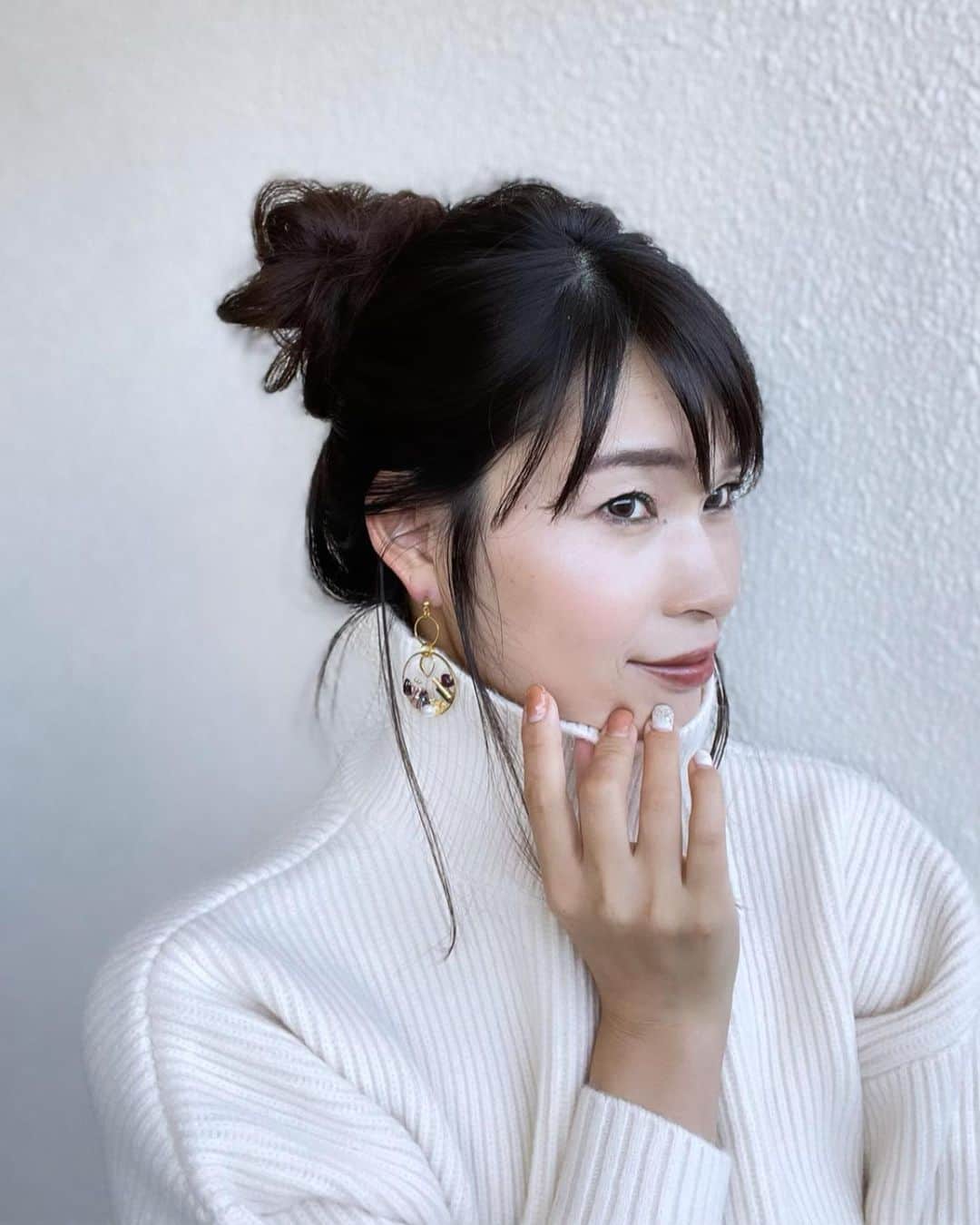 三佐和あやのインスタグラム：「𝒶𝒸𝒸𝑒𝓈𝓈𝑜𝓇𝒾𝑒𝓈 ☼  #code  Knit... @grl_official  ... @r_handmade1223  ﻿ ﻿#秋コーデ #冬コーデ #きょコ #いつコ #今日のコーデ #シンプルコーデ #大人カジュアル #きれいめコーデ #きれいめ #ママ #ママコーデ #お洒落さんと繋がりたい #お洒落 #fashion #大人かわいい #かわいい #可愛い #アクセサリー #アクセ #ピアス #ピアス女子」