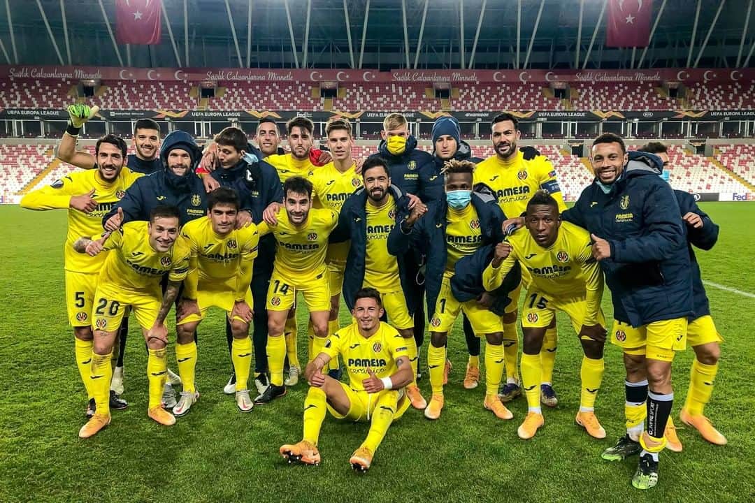ビジャレアルCFのインスタグラム：「✅ ¡¡¡𝗢𝗕𝗝𝗘𝗧𝗜𝗩𝗢 𝗖𝗨𝗠𝗣𝗟𝗜𝗗𝗢... 𝗬 𝗖𝗢𝗡 𝗡𝗢𝗧𝗔!!! ✅ . #UEL ¡El Submarino 💛 gana al @sivassporsk (0-1), suma 13 puntos en el Grupo I y se asegura pasar como primero a los dieciseisavos de final de la @europaleague! .  ✅ OBJECTIVE COMPLETED IN STYLE!!! ✅ . #UEL  The Submarine 💛 beat @sivassporsk (0-1), to take them to 13 points in Group I and seal their place in the @europaleague Round of 32!  #Villarreal #futbol #football #soccer #europaleague #uel」