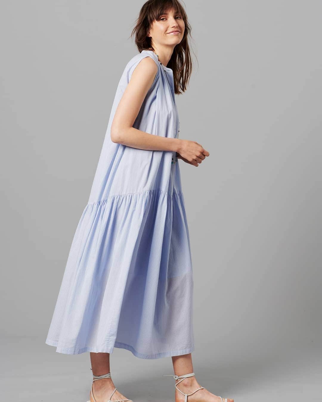 ミーガンパークのインスタグラム：「Relaxed summer pieces to take you into the weekend // discover the new soft blue pinstripe styles, perfect for the warmest months - in store at our Gertrude St boutique and online now. X」