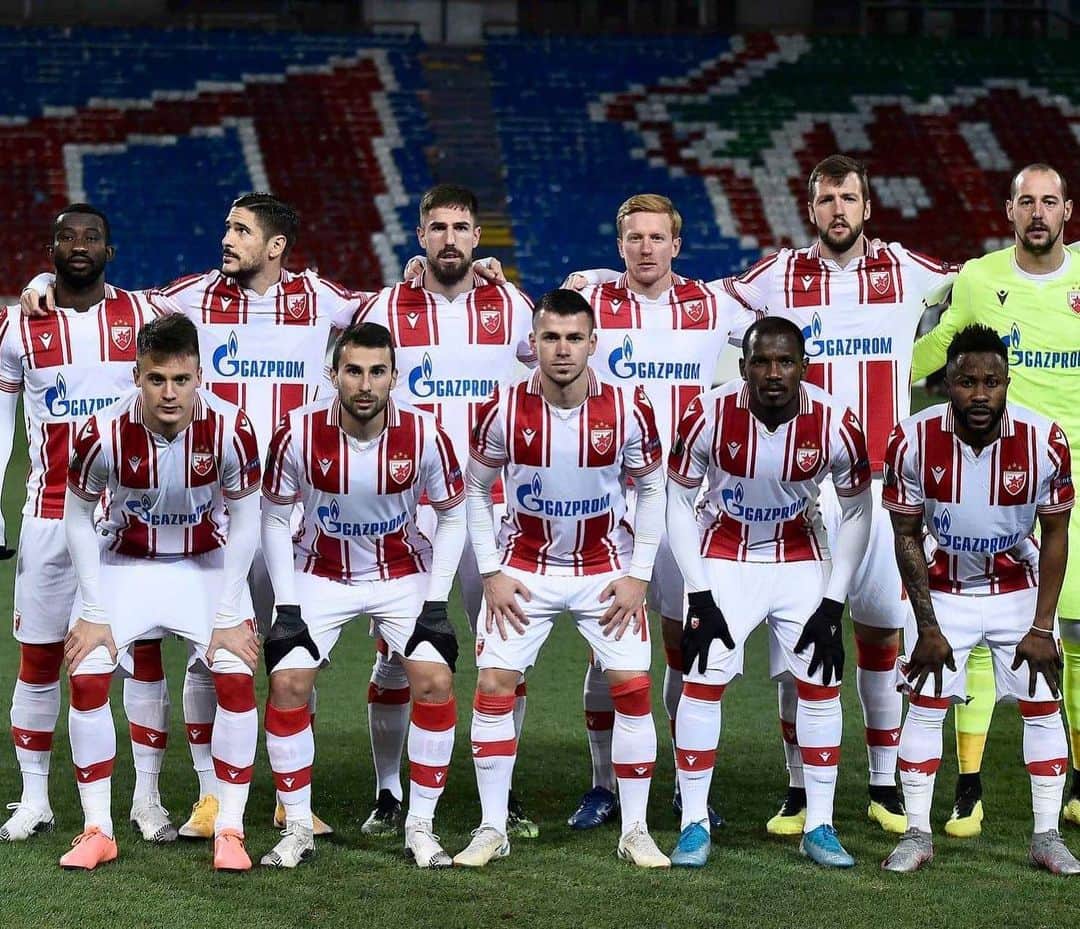のインスタグラム：「Prolece 🔴⚪️ @crvenazvezdafk  prolaz obezbedili 4 utakmice u Evropi bez poraza. Ekipa, familija, braca ❤️🔴⚪️⚽️」
