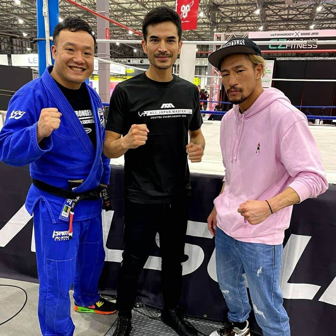 前口太尊さんのインスタグラム写真 - (前口太尊Instagram)「SPORTEC2020 昨日はmuscletechのブースでお手伝いさせて頂きました😆  いろんな人にめっちゃ会えて楽しかったです‼️  今日は自分はいませんが今日までやってるので、是非遊びに来てください🎶  最新のサプリメント試飲試食できるので、是非体感しまくってください‼️  #muscletechjapan #マッスルテック　#kickboxing  #ぱわぁ　#マッチョ」12月4日 11時37分 - tyson0925